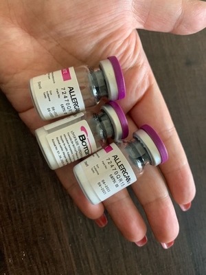 Kosmetyczny Allergan  Zastrzyk z toksyny botulinowej do twarzy Botulax
